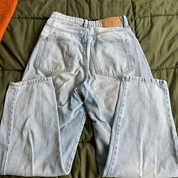 high waisted mom jeans from h&m. size 4. - Picture 2 of 3